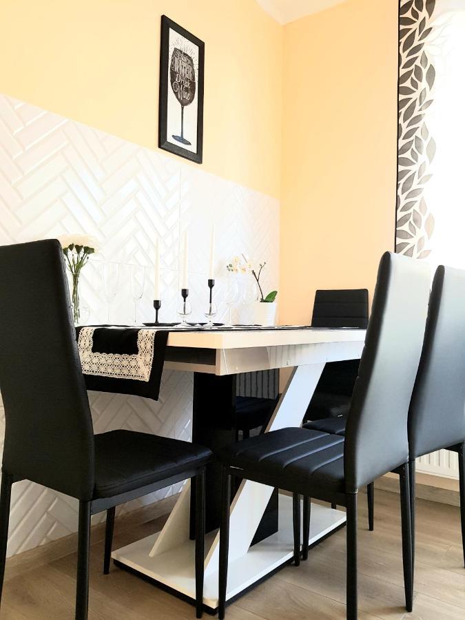 Apartment Glamour Downtown Balcony Krakow Bagian luar foto